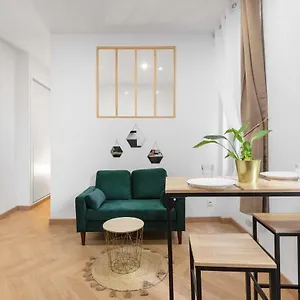 https://le-verdoyant-t2-moderne-proche-gare.midi-pyreneeshotels.com